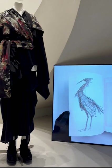 山本耀司のデッサン集「Yohji Yamamoto Drawings」発売へ パリで原画を公開